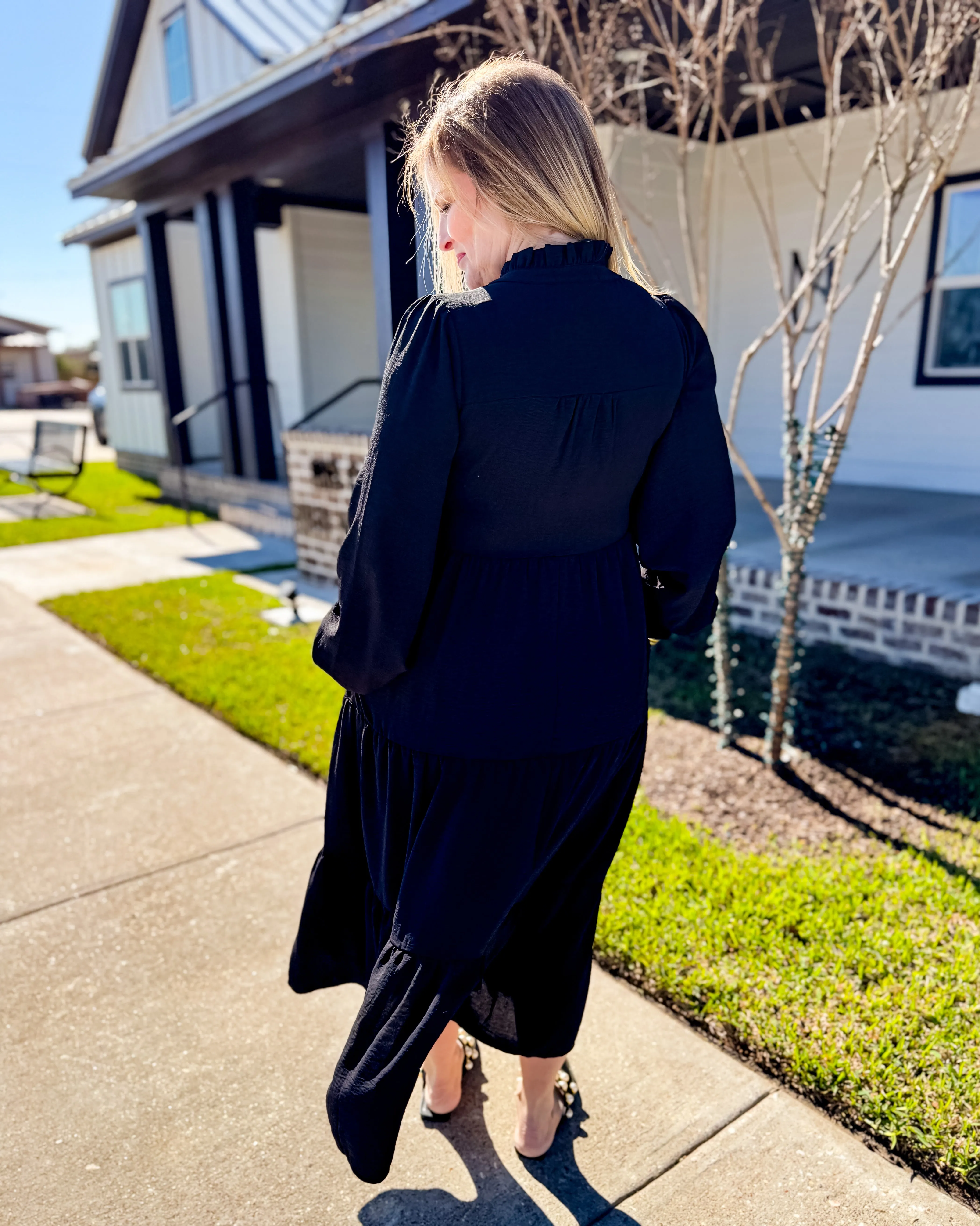 Solid Tiered Layer Midi Dress in Black